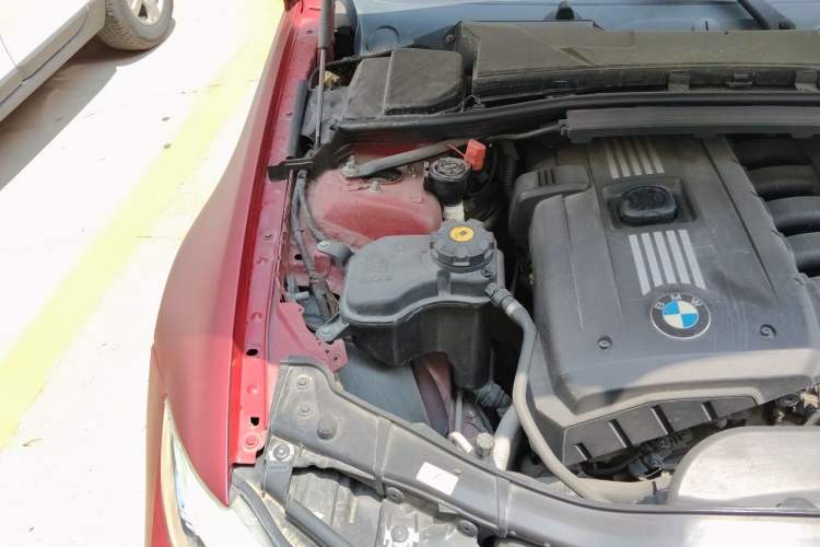 Used BMW 3 Series 2011 325i Sport Edition Engine Bay Right