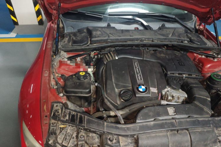 Used BMW 3 Series 2011 335i two-door coupe Engine Bay Right