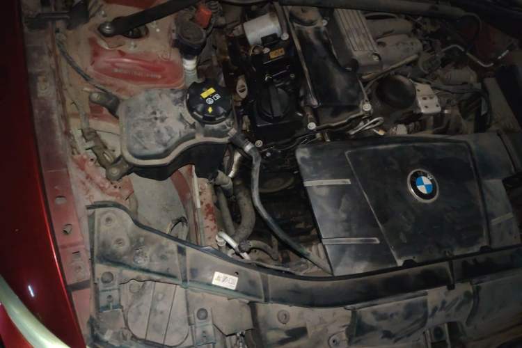 Used BMW 3 Series 2011 320i Convertible Coupe Engine Bay Right