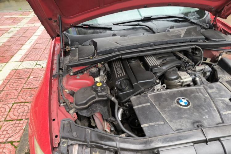 Used BMW 3 Series 2011 320i Sport Edition Engine Bay Right