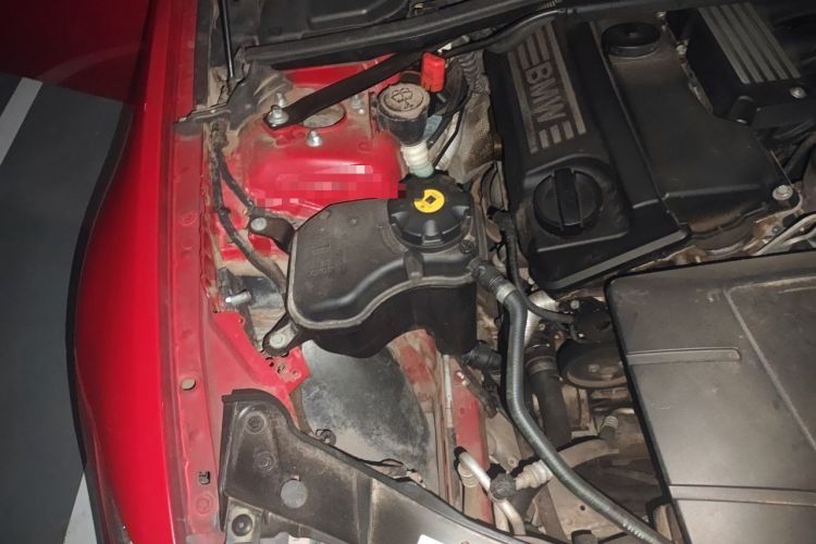 Used BMW 3 Series 2011 320i Sport Edition Engine Bay Right