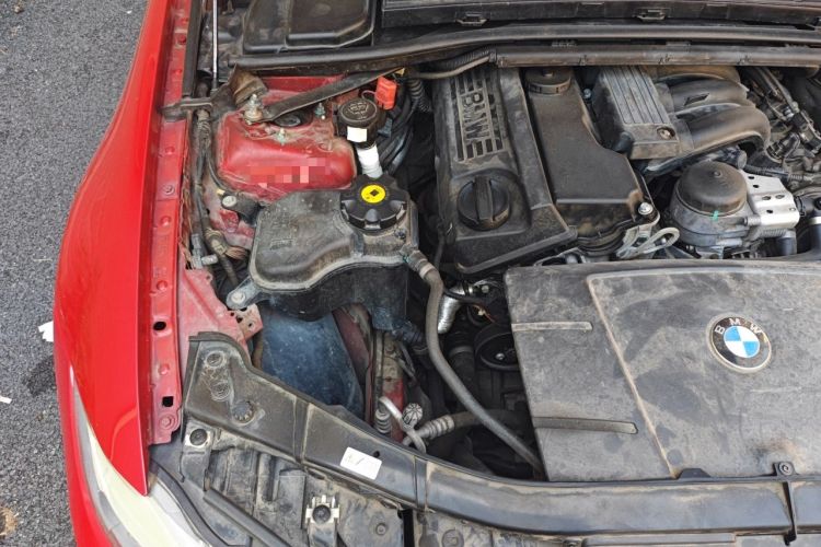 Used BMW 3 Series 2011 320i Sport Edition Engine Bay Right