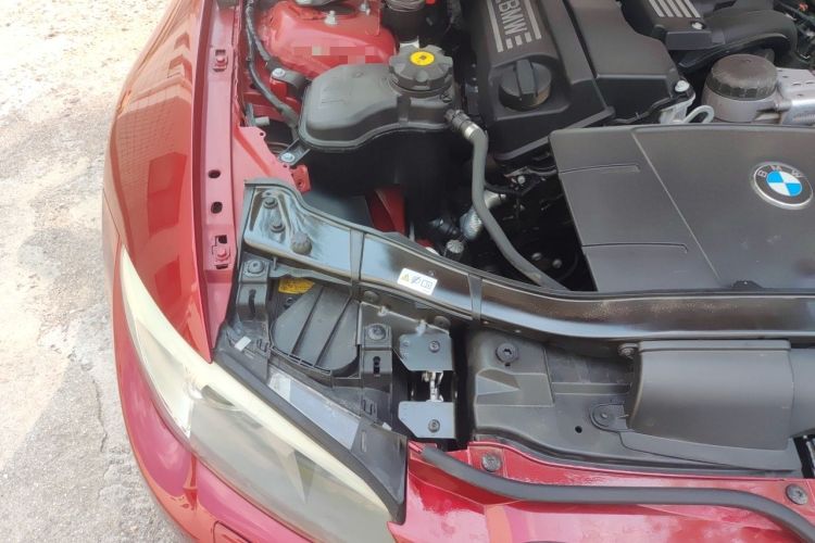 Used BMW 3 Series 2011 320i Coupe Engine Bay Right