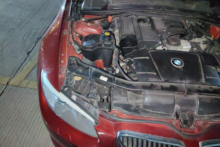 Used BMW 3 Series 2011 320i Coupe Engine Bay Right