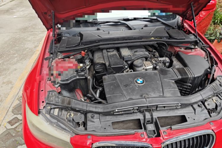 Used BMW 3 Series 2011 320i Sport Edition Engine Bay Right