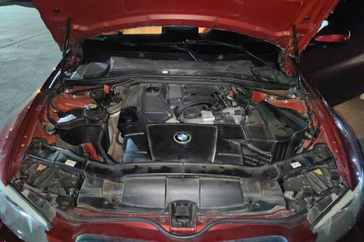 Used BMW 3 Series 2011 320i Coupe Engine Bay