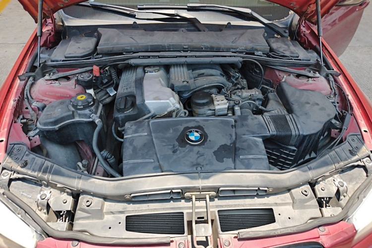 Used BMW 3 Series 2011 318i Leading Model Engine Bay