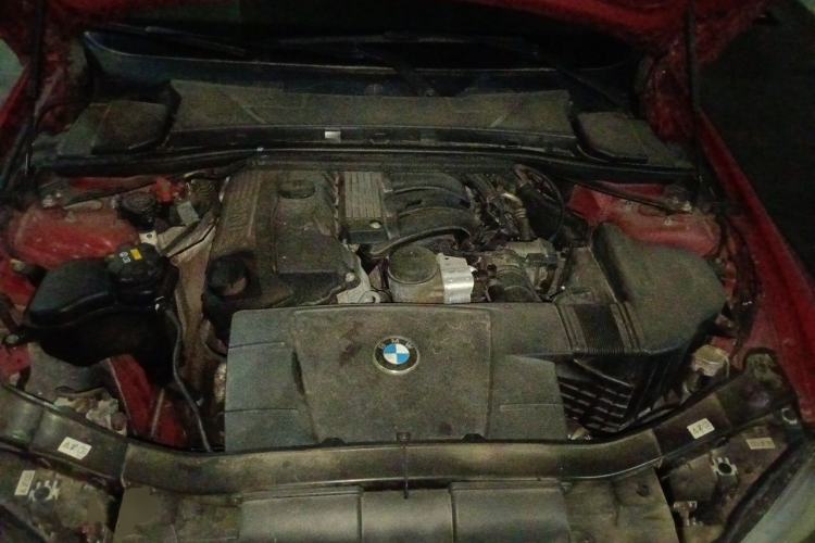 Used BMW 3 Series 2011 320i Luxury Edition Engine Bay