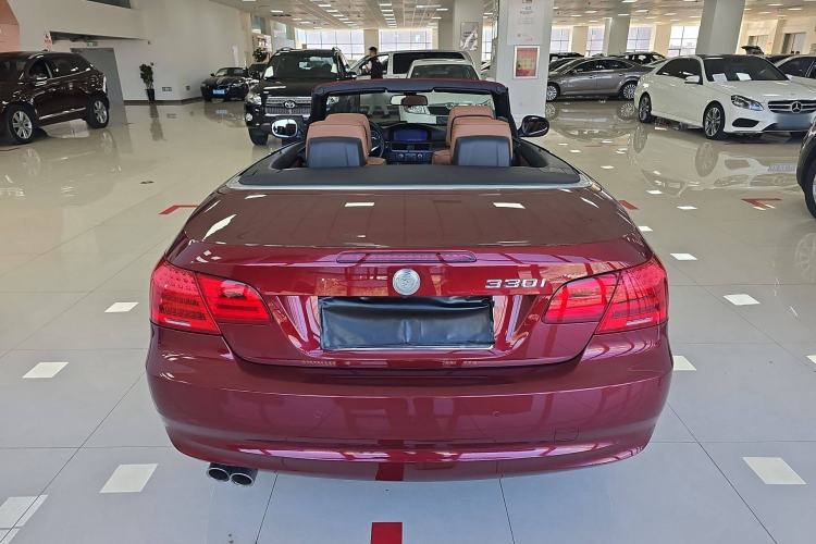 Used BMW 3 Series 2011 330i Convertible Coupe Exterior 7