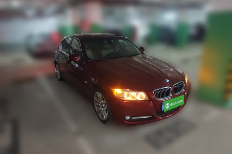 Used BMW 3 Series 2011 320i Luxury Edition Front Right 45 Deg