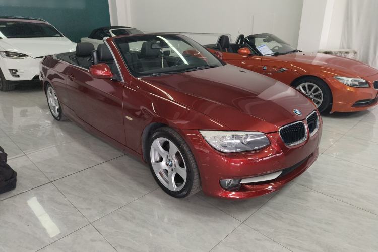 Used BMW 3 Series 2011 320i Convertible Coupe Front Right 45 Deg