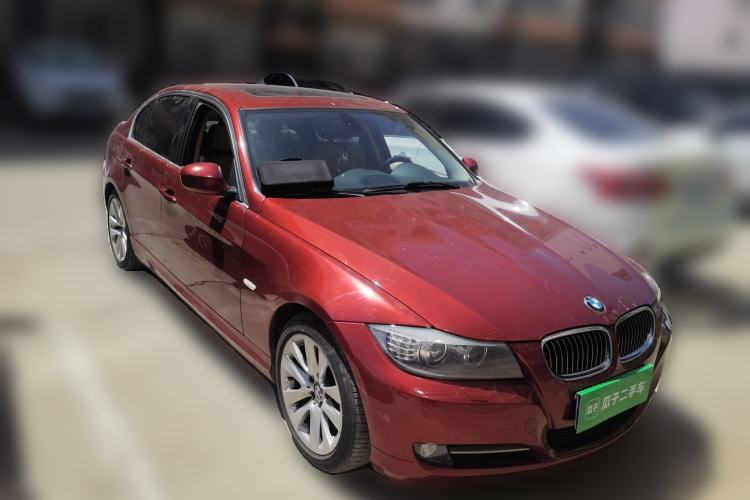 Used BMW 3 Series 2011 320i Luxury Edition Front Right 45 Deg