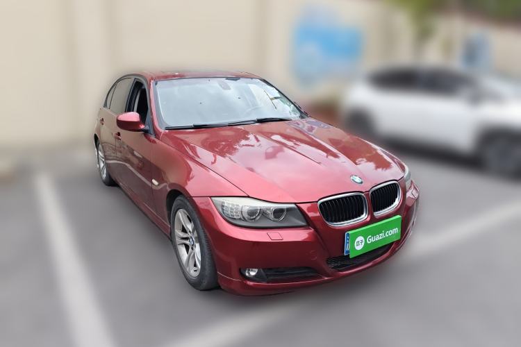 Used BMW 3 Series 2011 318i Leading Model Front Right 45 Deg