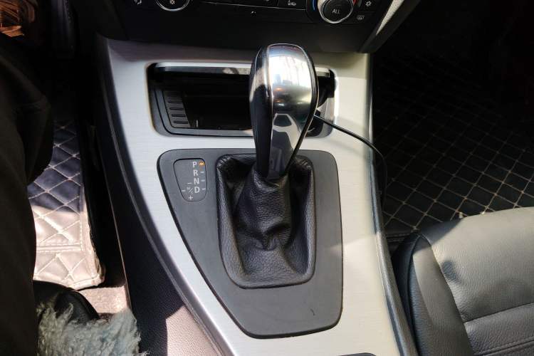 Used BMW 3 Series 2011 320i Coupe Gear Lever