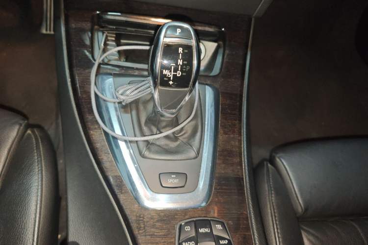Used BMW 3 Series 2011 335i two-door coupe Gear Lever