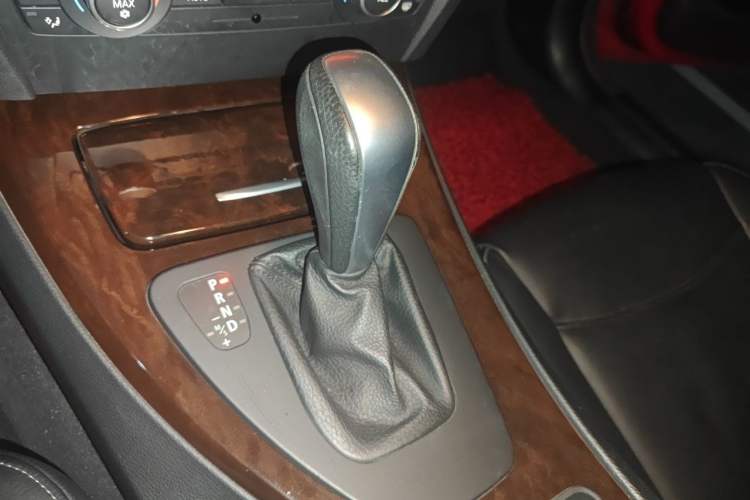 Used BMW 3 Series 2011 320i Sport Edition Gear Lever
