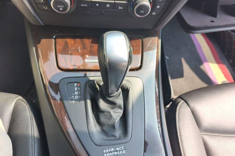 Used BMW 3 Series 2011 320i Sport Edition Gear Lever