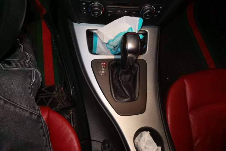 Used BMW 3 Series 2011 325i Convertible Coupe Gear Lever