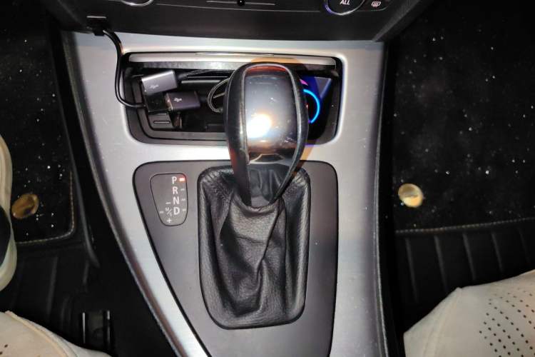Used BMW 3 Series 2011 320i Coupe Gear Lever