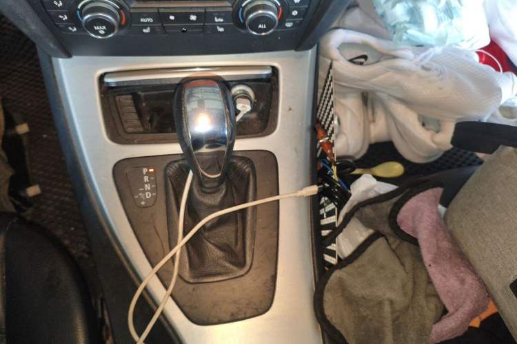Used BMW 3 Series 2011 325i Convertible Coupe Gear Lever