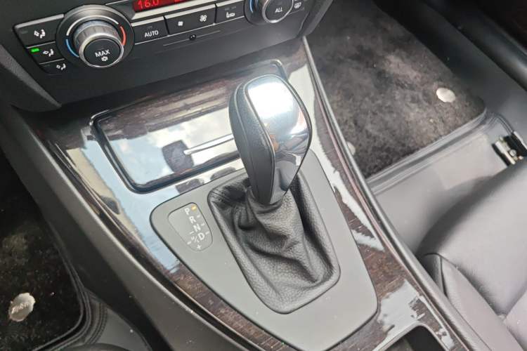 Used BMW 3 Series 2011 320i Coupe Gear Lever