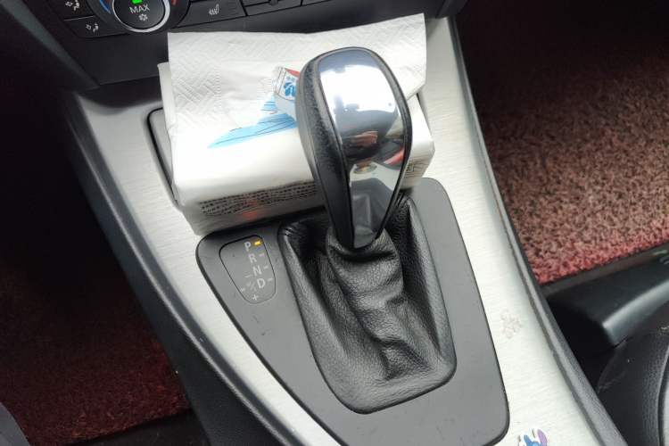 Used BMW 3 Series 2011 325i Convertible Coupe Gear Lever