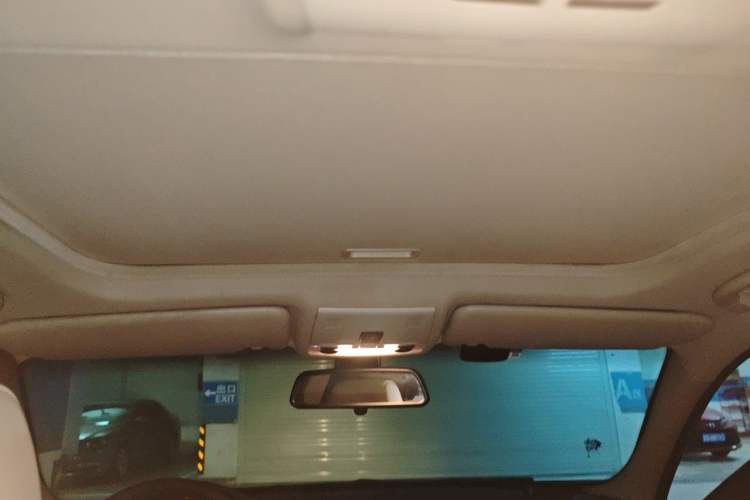 Used BMW 3 Series 2011 320i Sport Edition Headliner