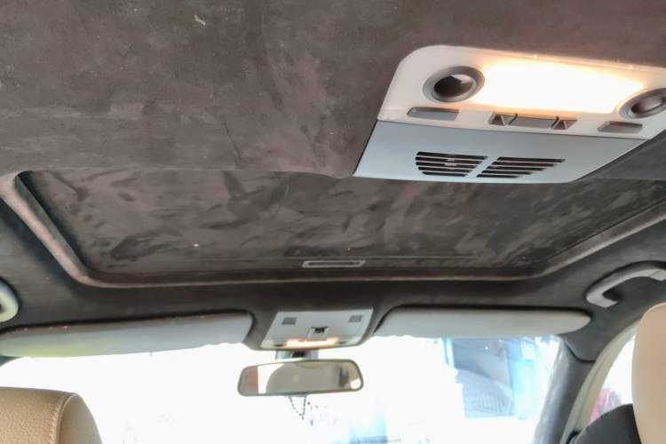 Used BMW 3 Series 2011 325i Sport Edition Headliner