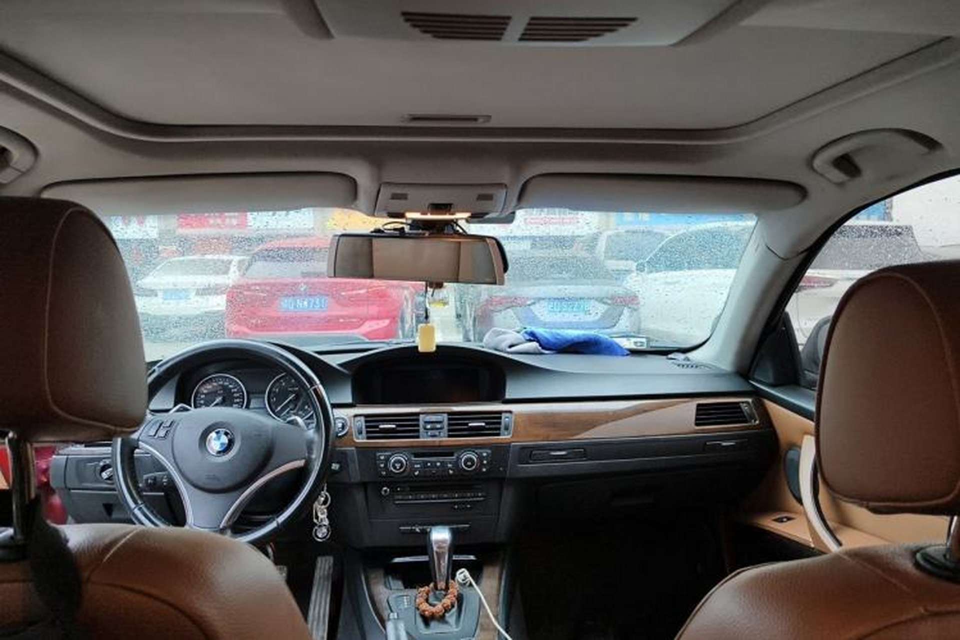 Used BMW 3 Series 2011 330i two-door coupe Headliner