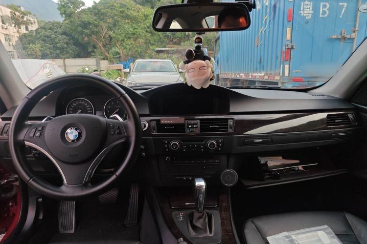 Used BMW 3 Series 2011 330i two-door coupe Headliner