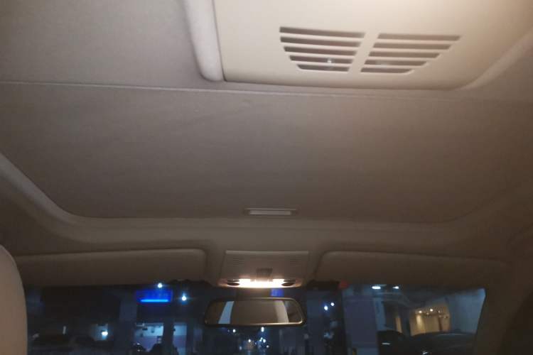Used BMW 3 Series 2011 320i Sport Edition Headliner