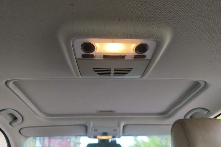 Used BMW 3 Series 2011 325i two-door coupe Headliner