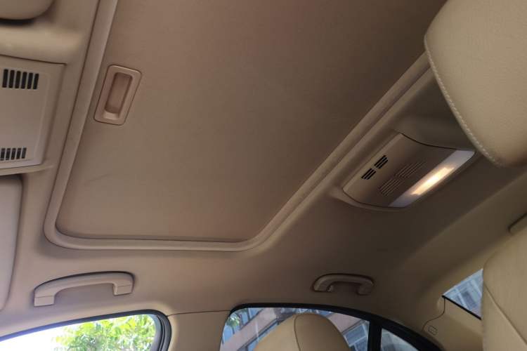 Used BMW 3 Series 2011 320i Luxury Edition Headliner