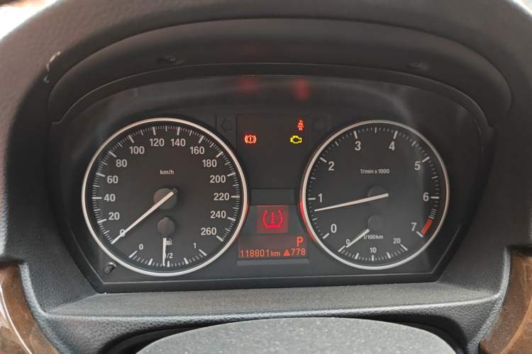 Used BMW 3 Series 2011 320i Sport Edition Instrument Cluster