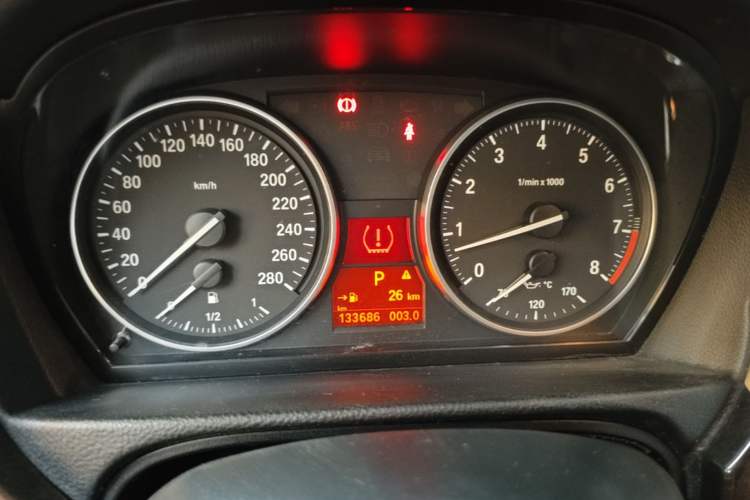 Used BMW 3 Series 2011 325i two-door coupe Instrument Cluster