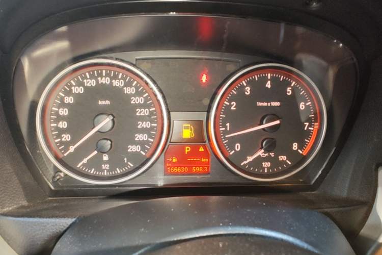 Used BMW 3 Series 2011 325i two-door coupe Instrument Cluster