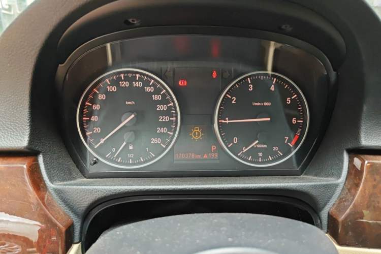 Used BMW 3 Series 2011 320i Sport Edition Instrument Cluster