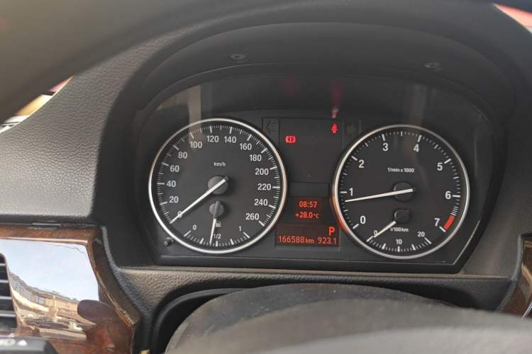 Used BMW 3 Series 2011 320i Sport Edition Instrument Cluster