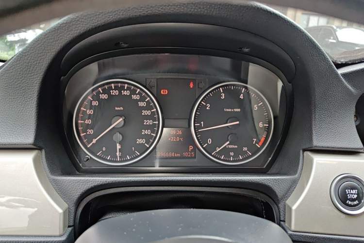 Used BMW 3 Series 2011 320i Luxury Edition Instrument Cluster