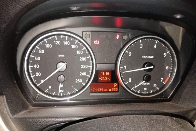 Used BMW 3 Series 2011 320i Luxury Edition Instrument Cluster