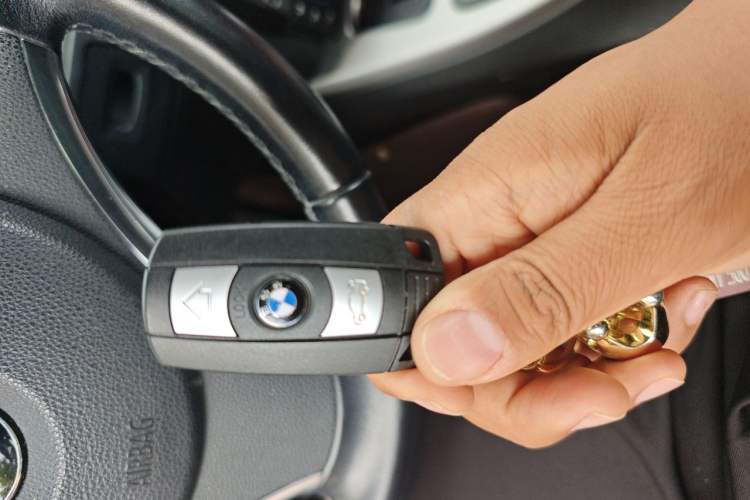 Used BMW 3 Series 2011 325i two-door coupe Interior 1