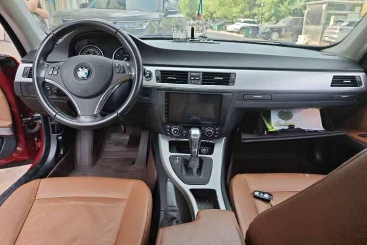 Used BMW 3 Series 2011 325i two-door coupe Interior 2