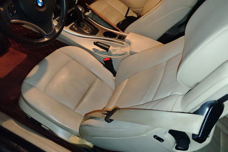 Used BMW 3 Series 2011 325i Convertible Coupe Left Front Seat