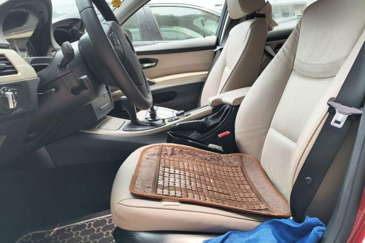 Used BMW 3 Series 2011 320i Luxury Edition Left Front Seat