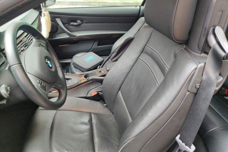 Used BMW 3 Series 2011 320i Convertible Coupe Left Front Seat