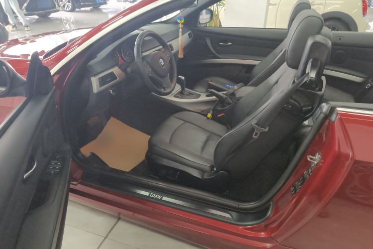 Used BMW 3 Series 2011 320i Convertible Coupe Left Front Seat