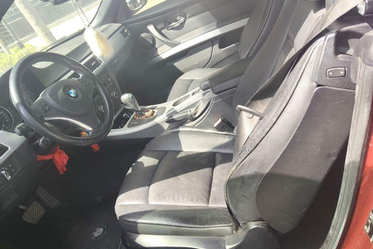 Used BMW 3 Series 2011 325i Convertible Coupe Left Front Seat
