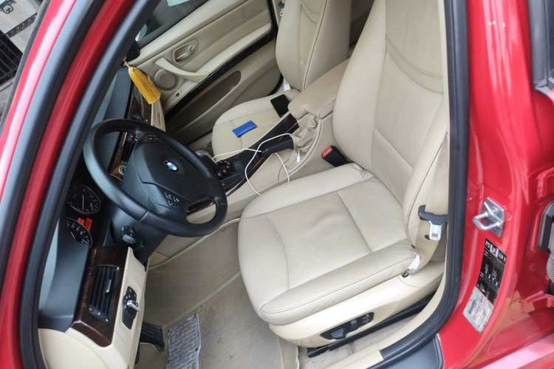 Used BMW 3 Series 2011 320i Sport Edition Left Front Seat