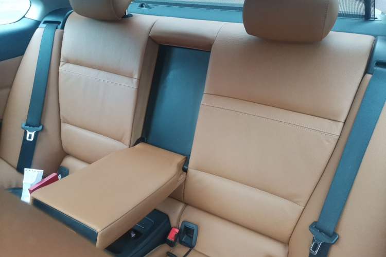 Used BMW 3 Series 2011 335i two-door coupe Left Rear Seat