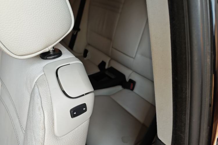 Used BMW 3 Series 2011 325i two-door coupe Left Rear Seat